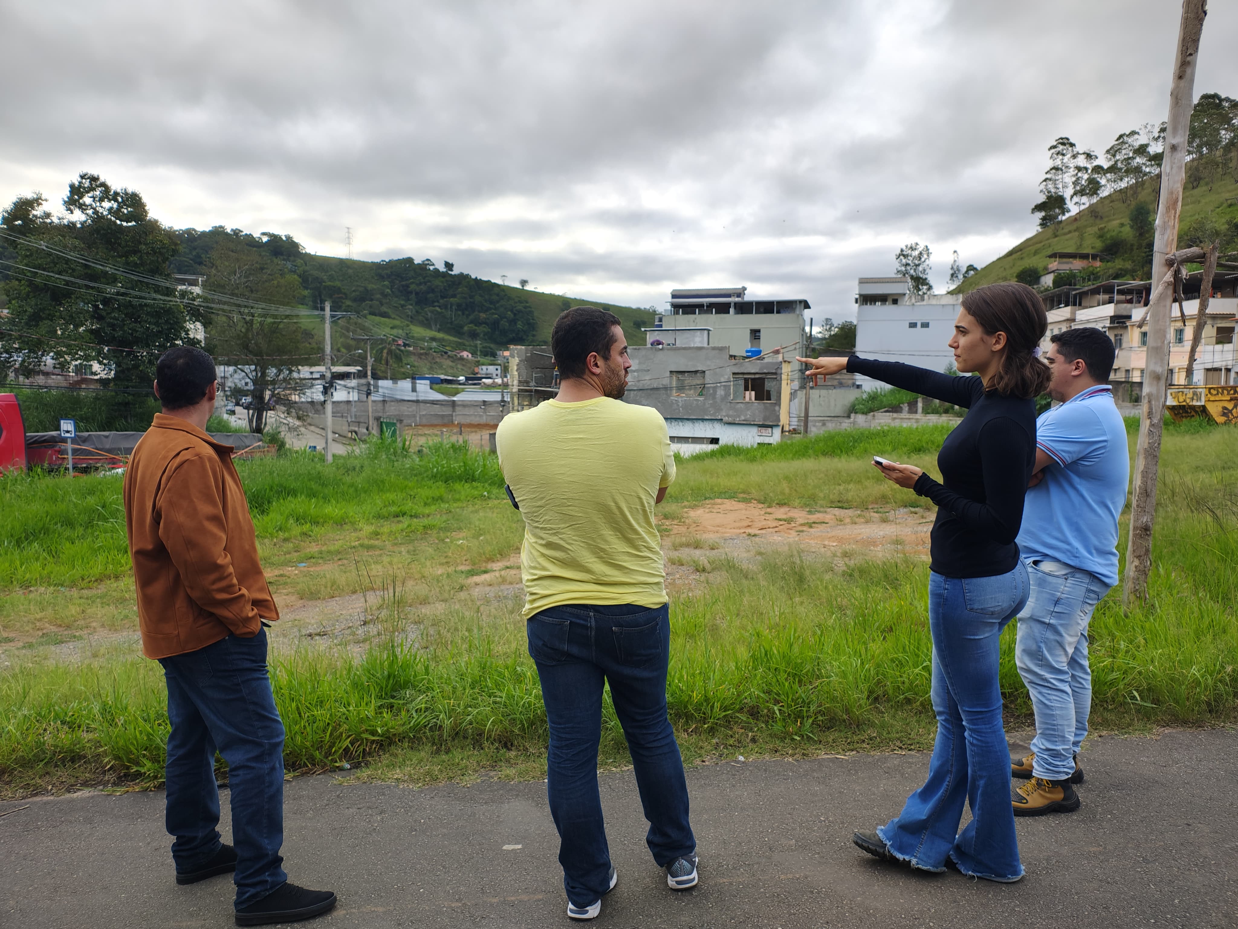 Secretaria de Obras realiza visita técnica em área que será construída UBS no Bairro Cabangu